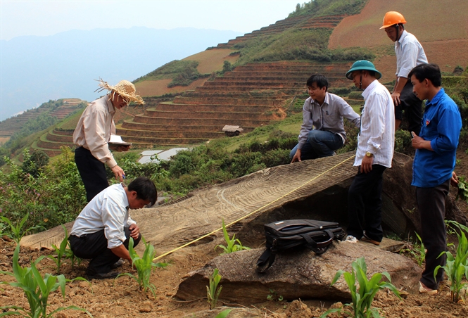 Ancient stones uncovered in Mu Cang Chai